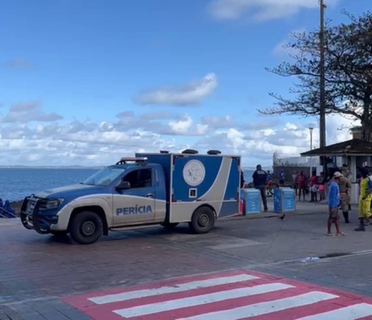 Corpo é encontrado na praia do Porto da Barra neste domingo