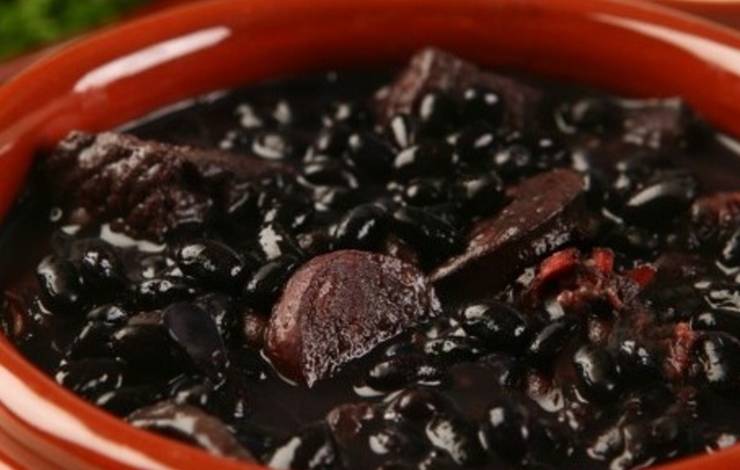 Grupo Aratu e Casa do Benin realizam feijoada em comemoração ao Bicentenário da Independência