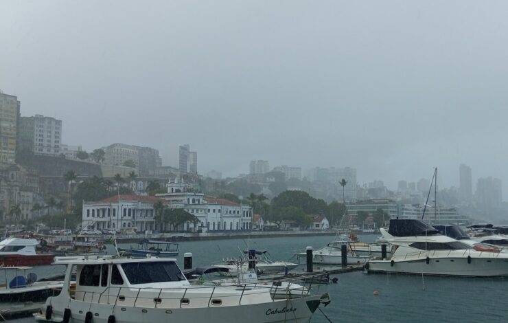 Inmet emite alerta de chuva para mais de 120 cidades baianas