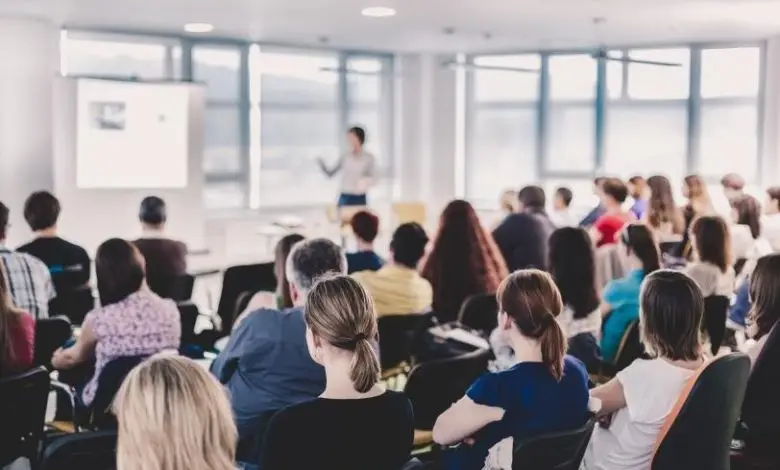 Faculdade realiza feira com 50 vagas de emprego e estágio em Salvador