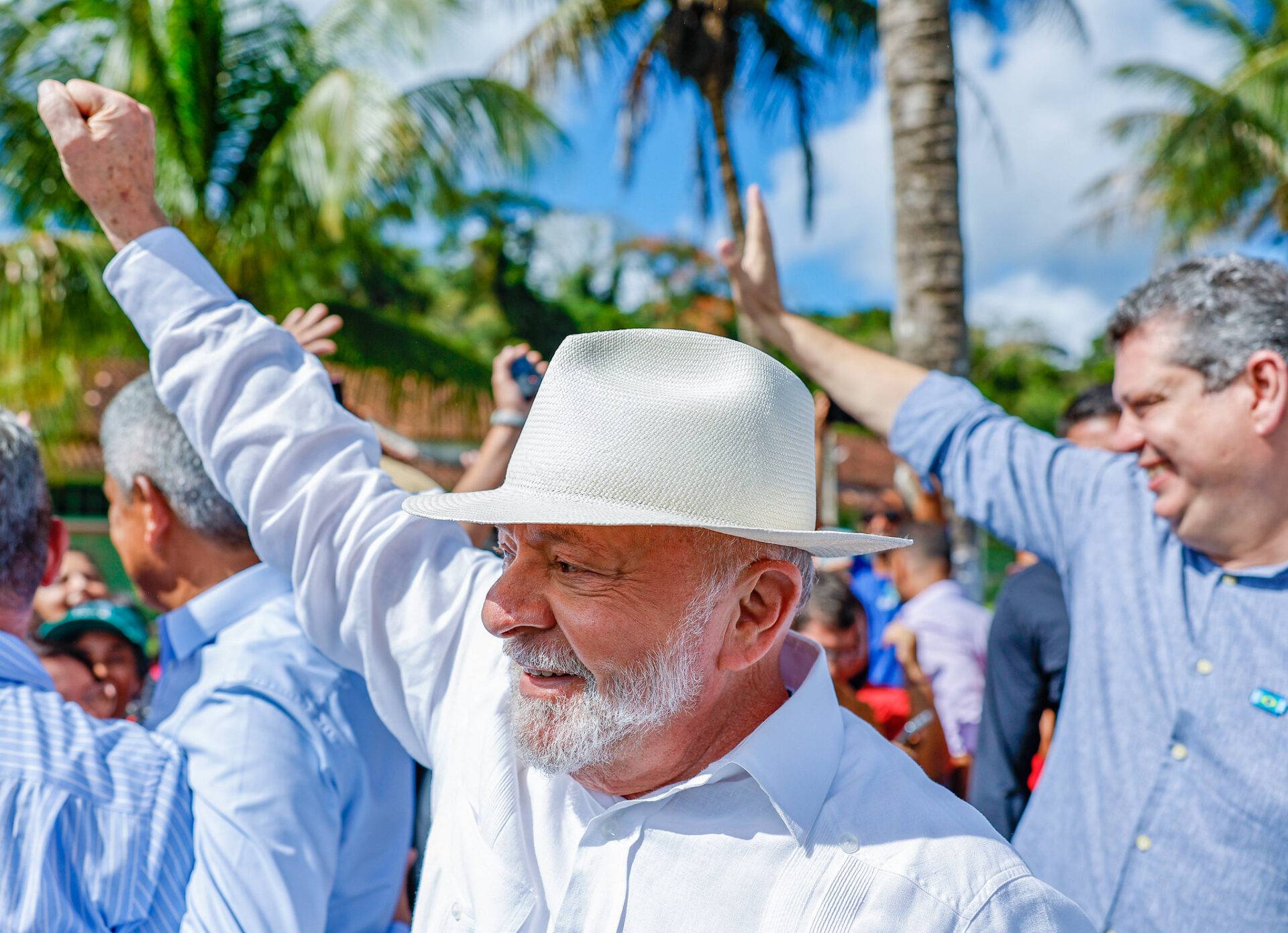 Em Ilhéus, Lula anuncia Ferrovia Oeste-Leste como 1ª obra do novo PAC e pede 'hora extra' para inauguração até 2026