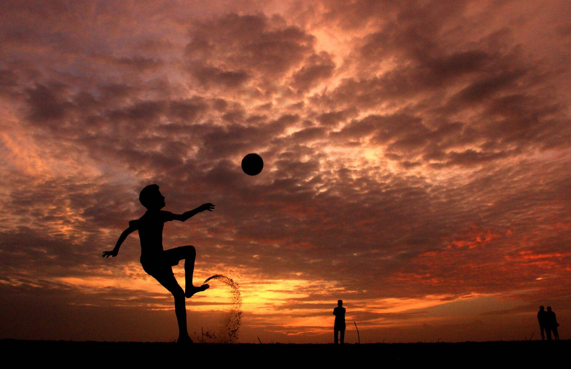 Projeto oferece 100 vagas para escolinha de futebol gratuita em Castelo Branco