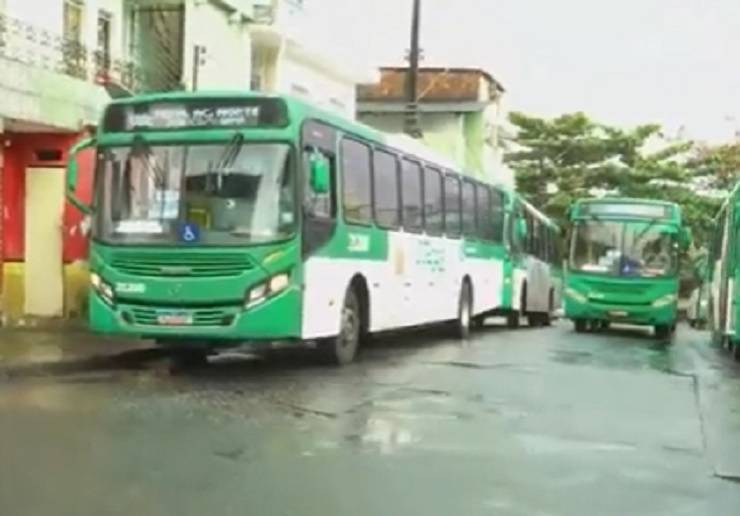 Após tiroteio, ônibus voltam a circular no final de linha do bairro de Tancredo Neves