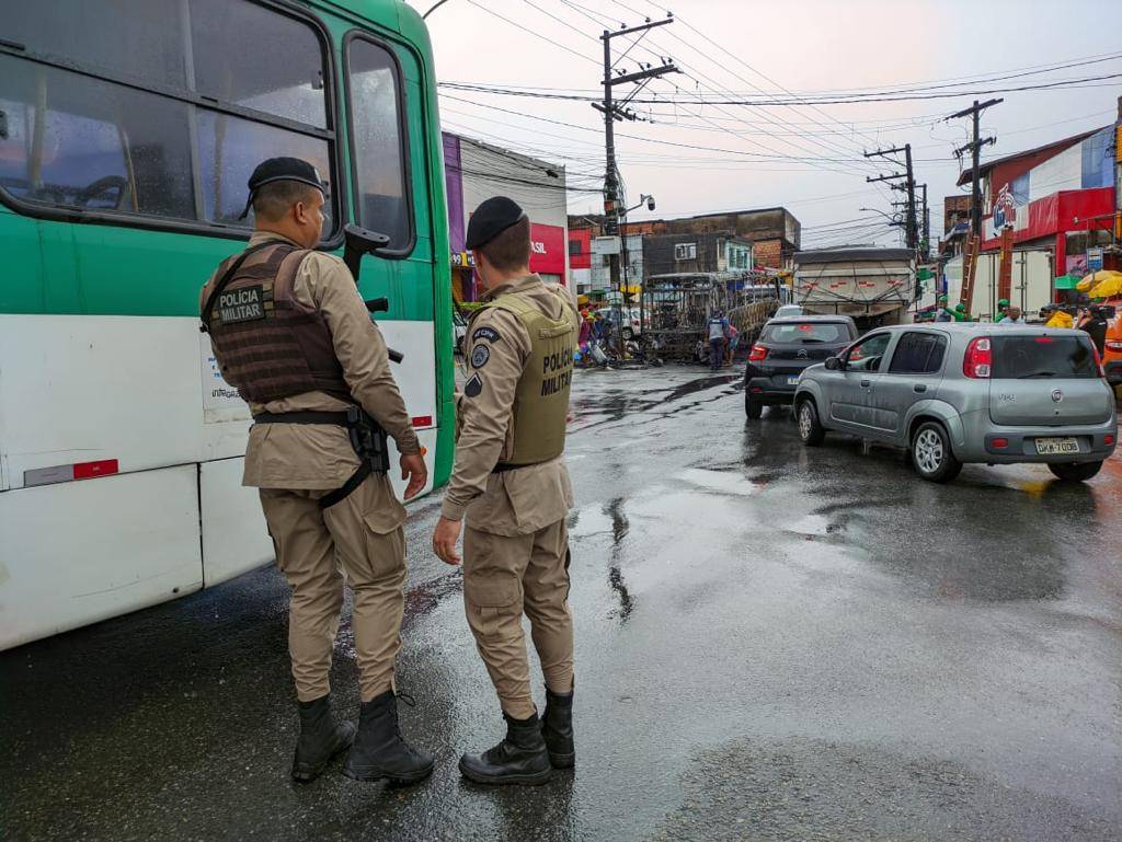 Após ataques a ônibus, aulas são suspensas por clima de insegurança em Sussuarana; policiamento é reforçado