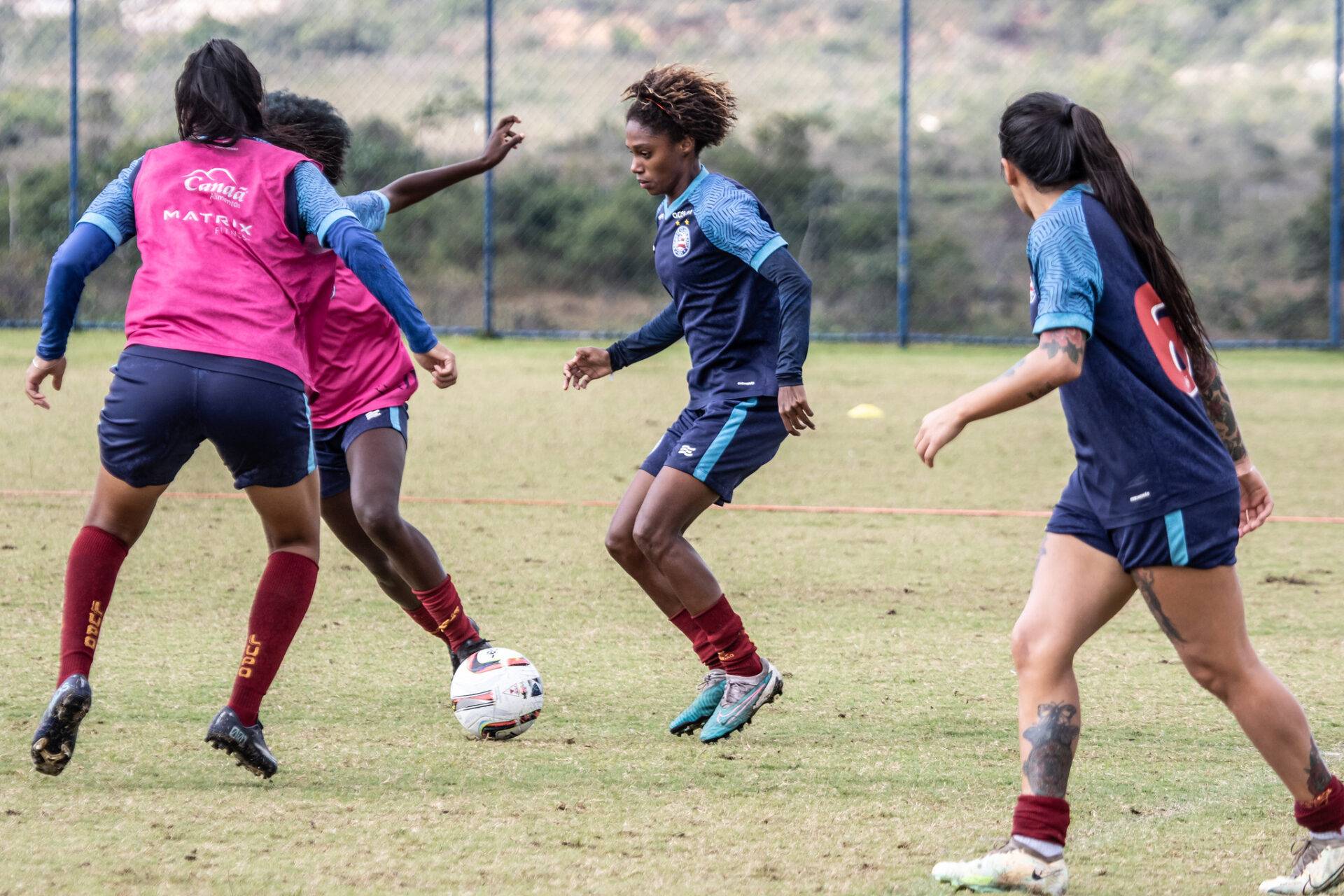 Bahia e Vitória voltam a campo para defender a liderança no Baianão Feminino