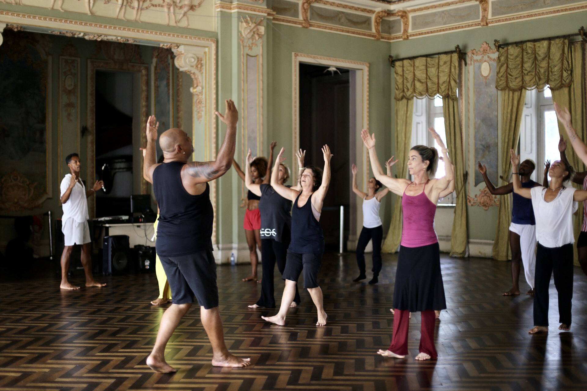 Balé do Teatro Castro Alves oferece oficinas gratuitas de dança no interior da Bahia