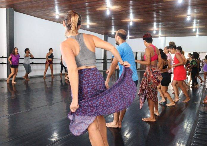 Ballet, swing baiano e k-pop: aulas de dança da Funceb abrem inscrições