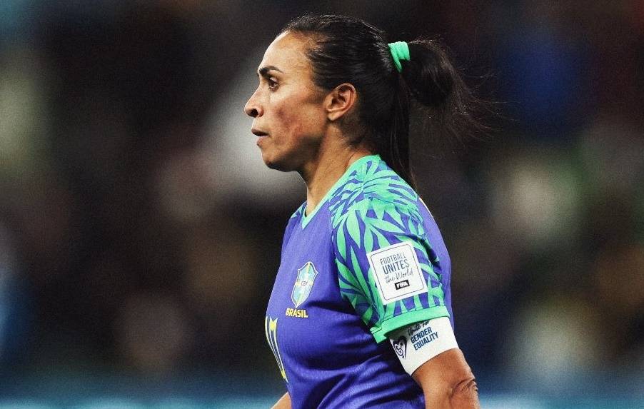 'Não tem mais copa pra Marta', diz camisa 10 após eliminação do Brasil; jogadora pede que apoio continue