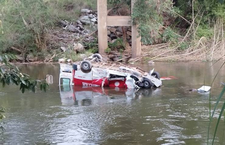 Acidentes seguidos deixam dois mortos e cinco feridos na Bahia; socorristas entre as vítimas