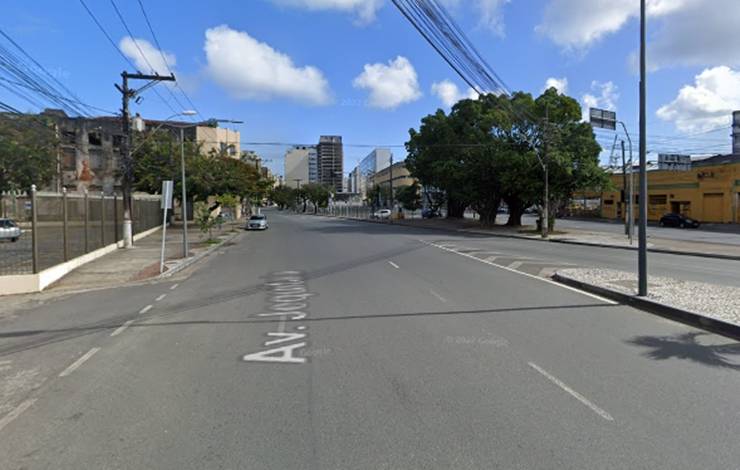 Policial militar é atropelado por ônibus em Salvador