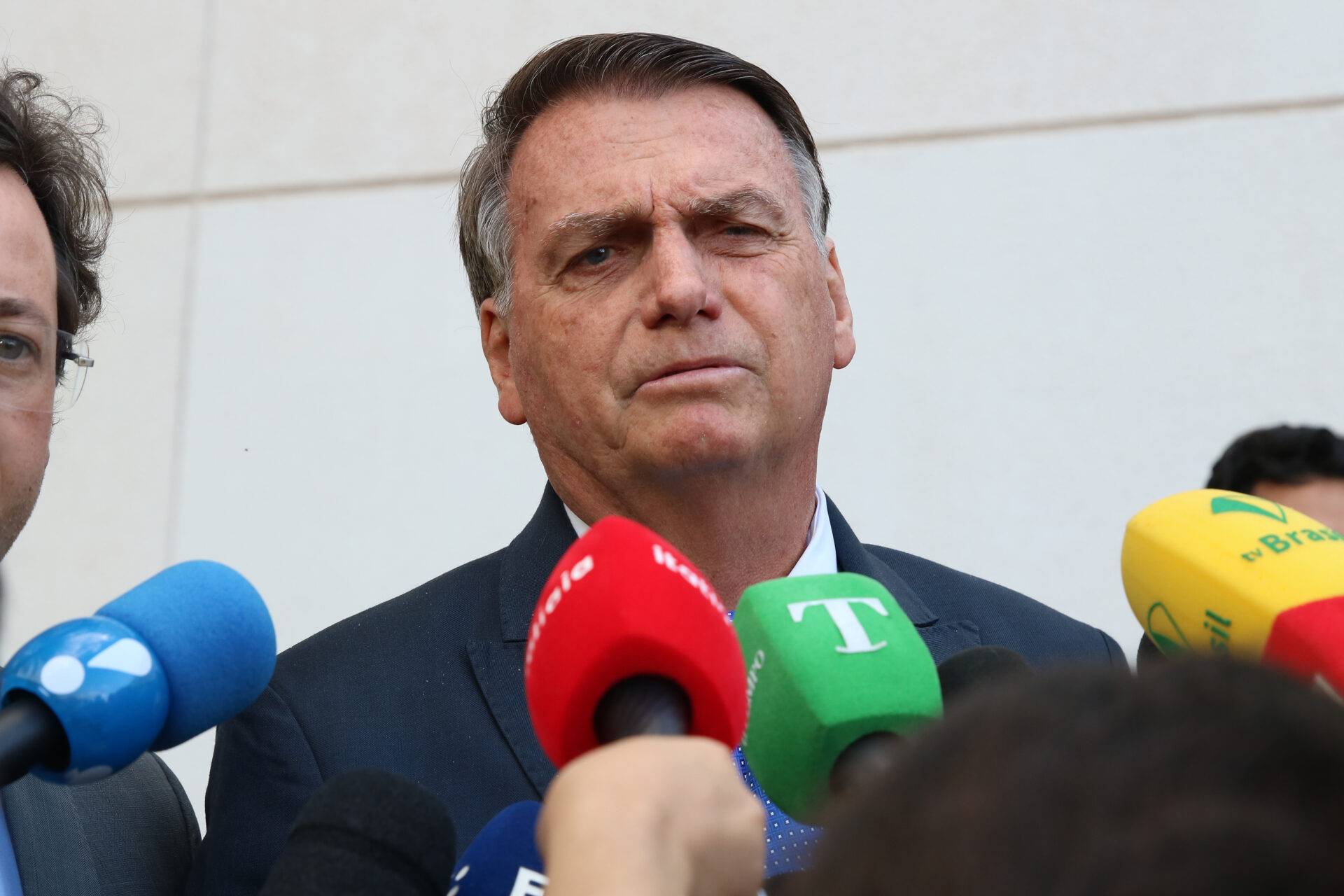 Bolsonaro é internado em São Paulo para exames de rotina