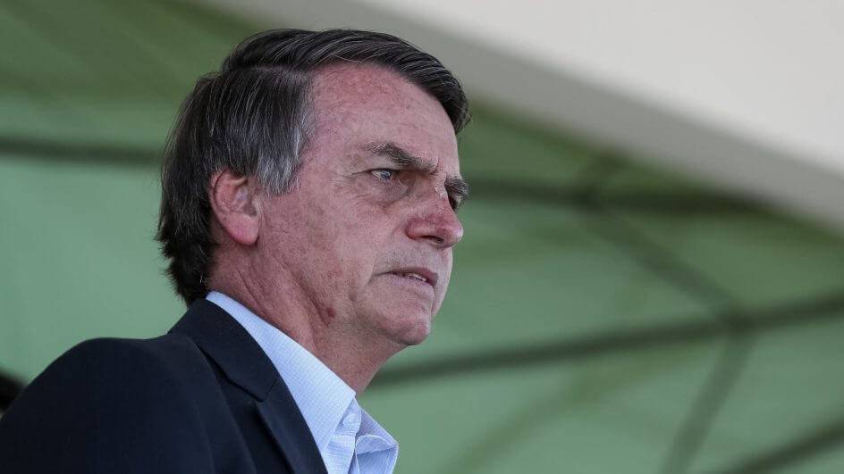 Bolsonaro admite envio de mensagens com informações falsas contra urnas: 'Mandei, qual o problema?'