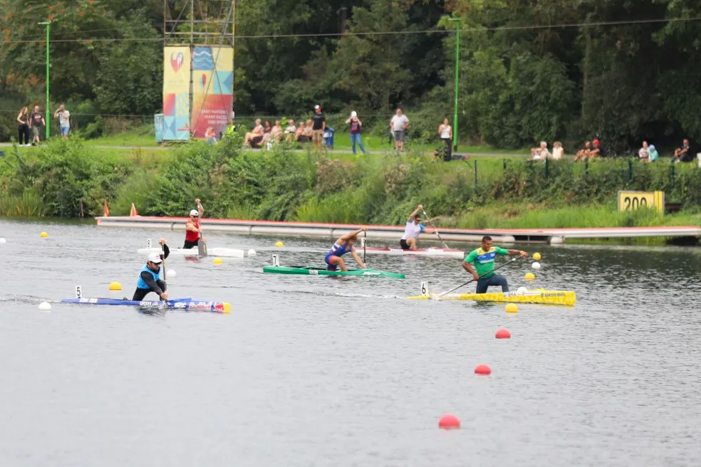 Isaquias Queiroz garante vaga na final do C1 1.000m no Mundial de canoagem