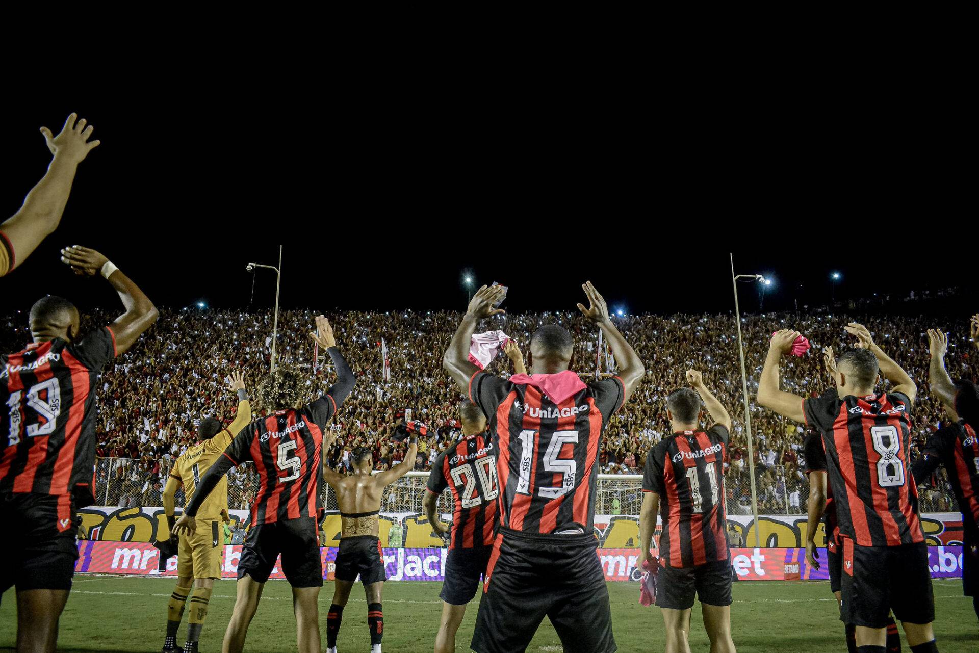 Em confronto nordestino, Vitória recebe o Ceará buscando se aproximar da liderança