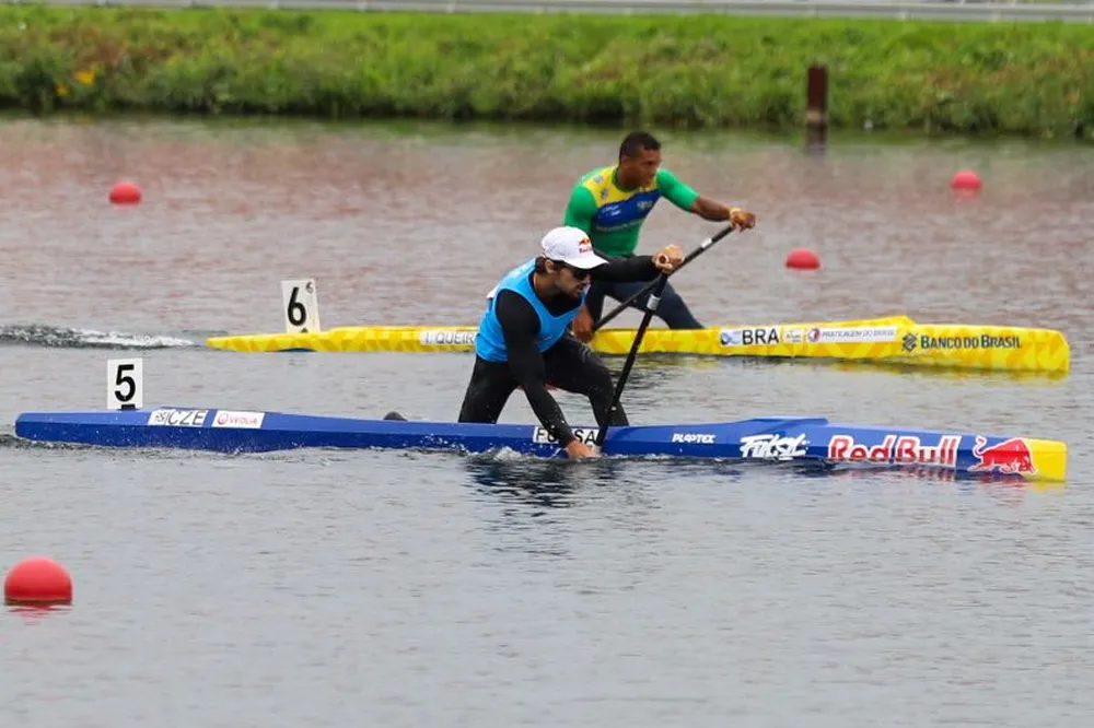 Isaquias Queiroz classifica à final de prova no Mundial de Canoagem