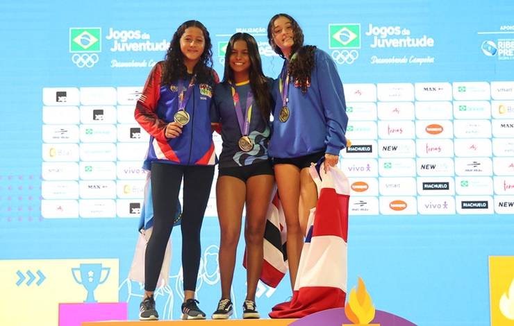 Nadadora baiana conquista medalha nos Jogos da Juventude