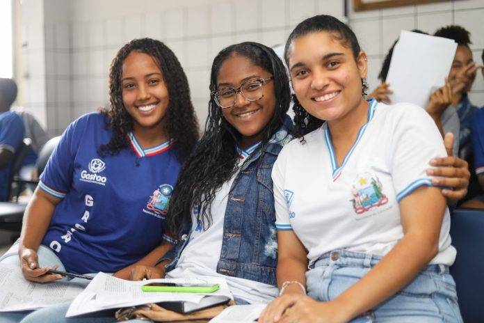 Estudantes estaduais recebem aulão preparatório para o ENEM neste sábado (9)