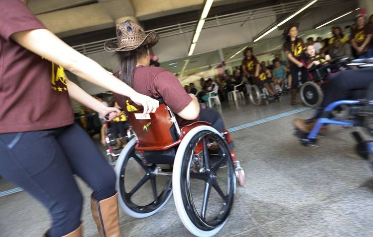 Novo plano para pessoas com deficiência será lançado em outubro