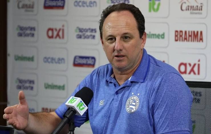 Rogerio Ceni solta 'vitória' em coletiva do Bahia; uso da palavra é considerada uma gafe no time