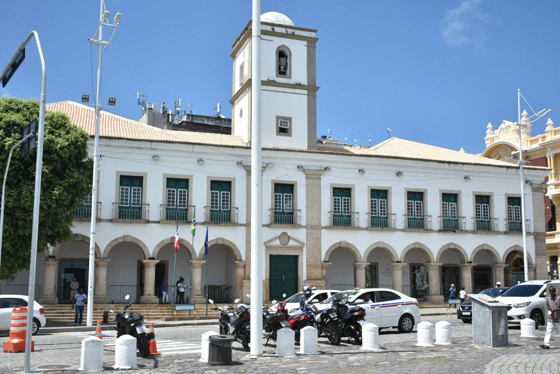 Novo golpe anuncia vagas falsas de emprego na Câmara de Salvador