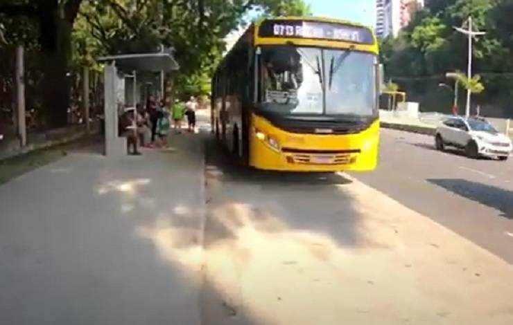 Ônibus não entram em finais de linha após tiroteio no Nordeste de Amaralina