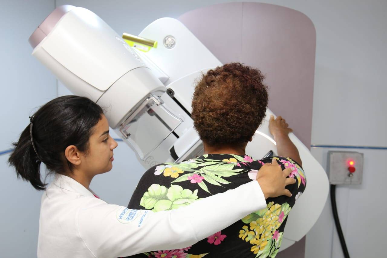 Outubro Rosa: mulheres podem realizar mamografia gratuita em shopping de Salvador