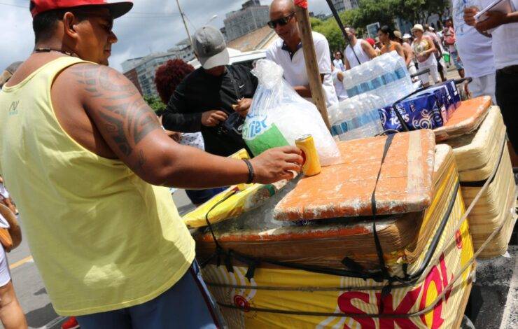 Prazo para cadastramento de ambulantes que atuarão nas festas populares termina dia 10 de outubro