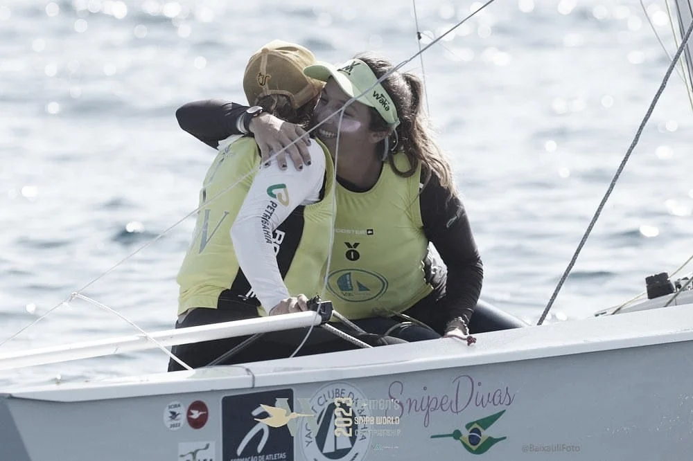 Antes do Pan, Juliana Duque conquista o ouro ao lado de Bruna Patrício no Mundial de Vela