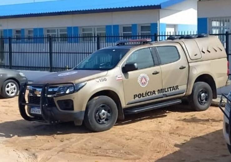 Três pessoas são mortas a tiros em bar e uma é ferida dentro de casa em Buritirama, na Bahia