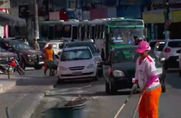 Ônibus voltam a circular em Jaguaripe após ataque que destruiu coletivo no bairro