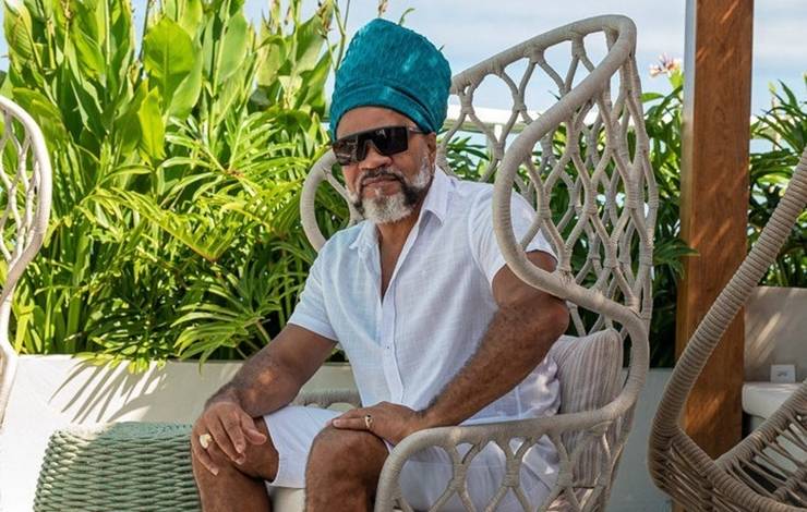 Luxo: apartamento de Carlinhos Brown no Rio Vermelho é destaque na Casa Vogue