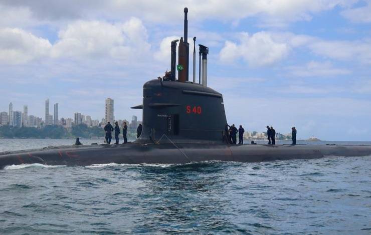 Submarino 'Riachuelo' e fragata 'Constituição' atracam em Salvador para visitação neste fim de semana