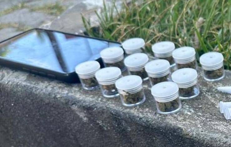 PM apreende homem com crack, maconha e cocaína no bairro de Itapuã