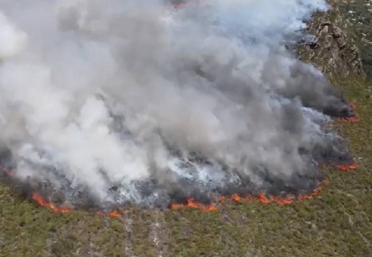 Chapada Diamantina: incêndio na Serra do Candombá é controlado por brigadistas