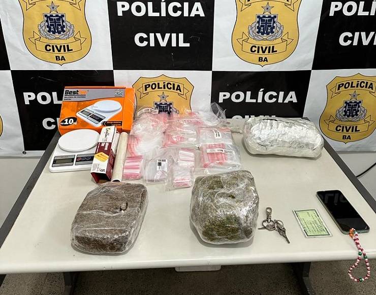 Santo Antônio de Jesus: mulher é procurada, após polícia encontrar 2kg de maconha na geladeira