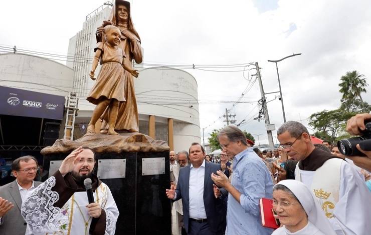 Dulce dos Pobres: monumento homenageia primeira santa nascida no Brasil