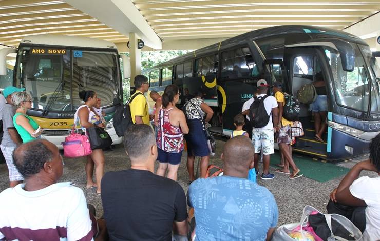 Mais de 35 mil passageiros devem passar pelo Terminal Rodoviário de Salvador até sábado (14)