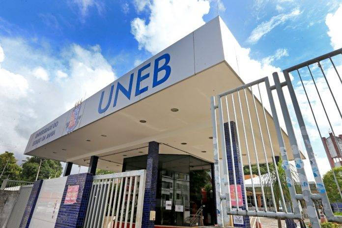 Governo da Bahia concede progressão de carreira a técnicos das universidades estaduais