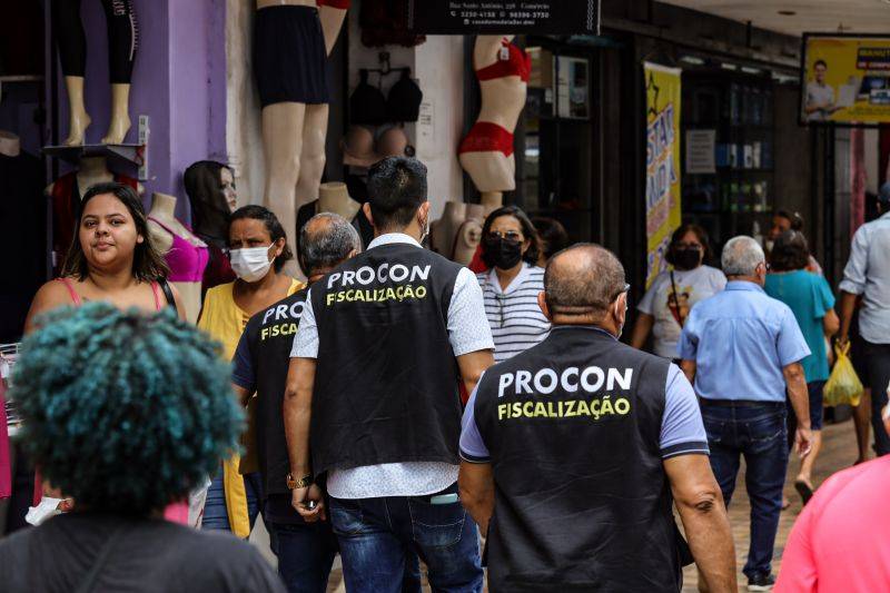 Procon-Ba faz ficalização em possíveis irregularidades em lojas no dia de Black Friday