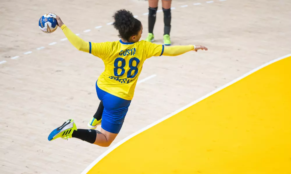 Brasil vence Ucrânia na estreia do Mundial de Handebol Feminino