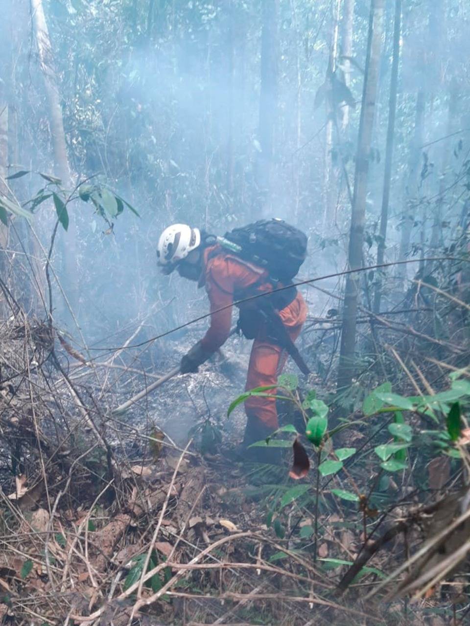 Bombeiros militares e viaturas seguem para combater incêndios no sul do estado