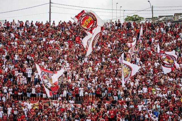 Abraji repudia agressões a repórter e influenciador no Barradão e pede mais segurança no estádio