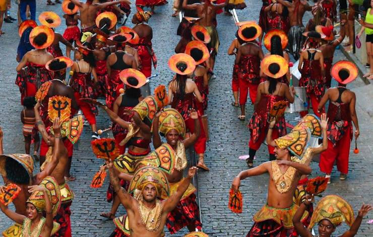 Desfile celebra ancestralidade negra com encontros inéditos de blocos afro e afoxés na Praça Castro Alves