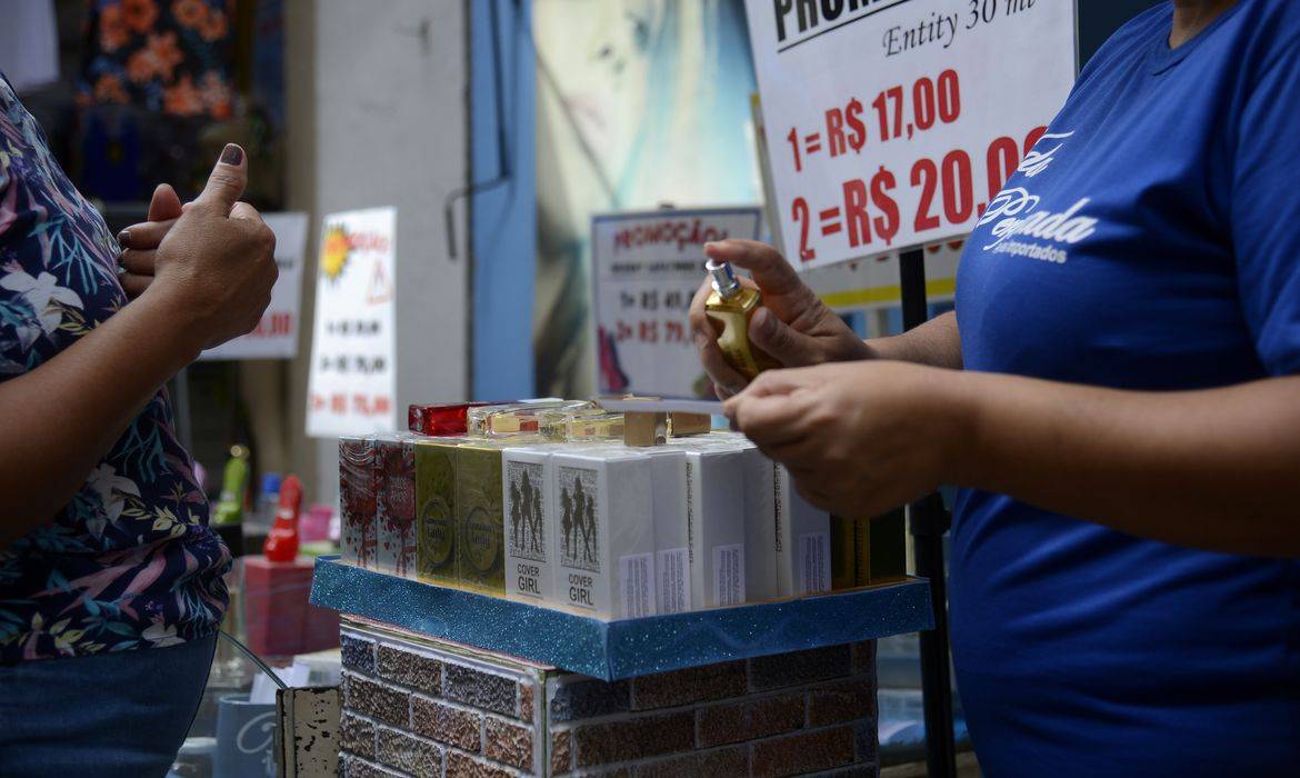 IBGE: cresce número de graduados trabalhando em postos de menos escolaridade