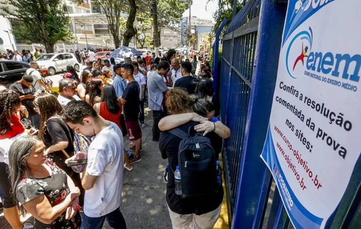 Milhões de candidatos fazem a segunda prova do Enem neste domingo