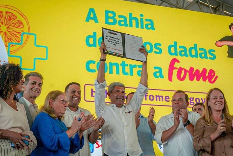 Jerônimo sanciona lei que institui o Bahia Sem Fome