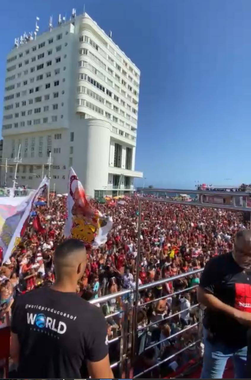 'Festa do Vitória' começa no Farol da Barra ao som do 'Oh Polêmico'