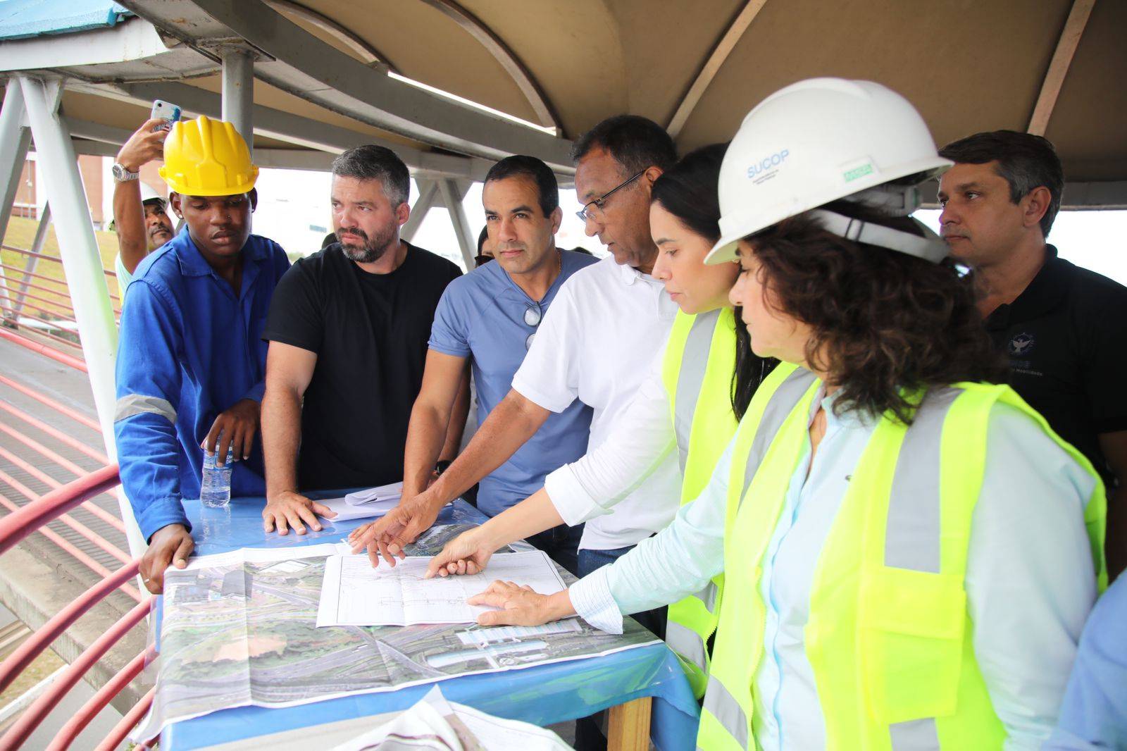 Bruno Reis vistoria obras e afirma que trecho final do BRT deve ser entregue no aniversário de Salvador