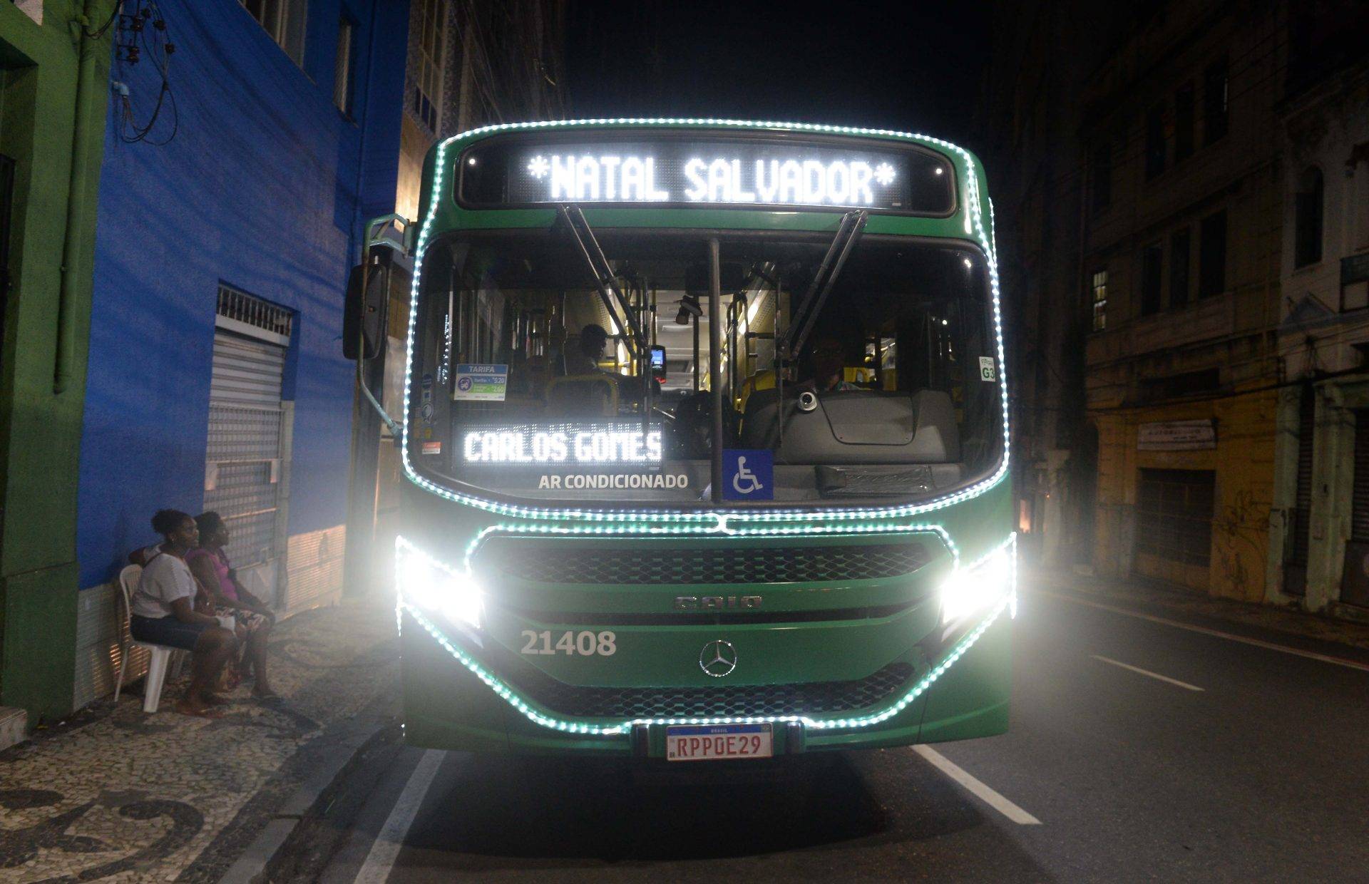 Semob disponibiliza linha especial de ônibus para festejos do Natal Salvador no Centro Histórico