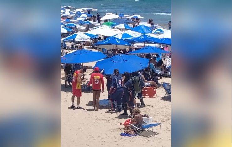 Idoso morre após sofrer queda e bater cabeça em pedra na praia da Barra, em Salvador